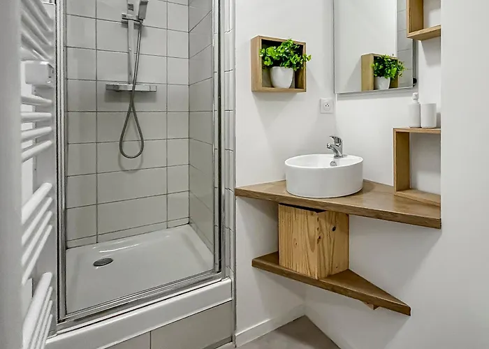 Renove Et A 2 Pas Du Coeur De * Нанси